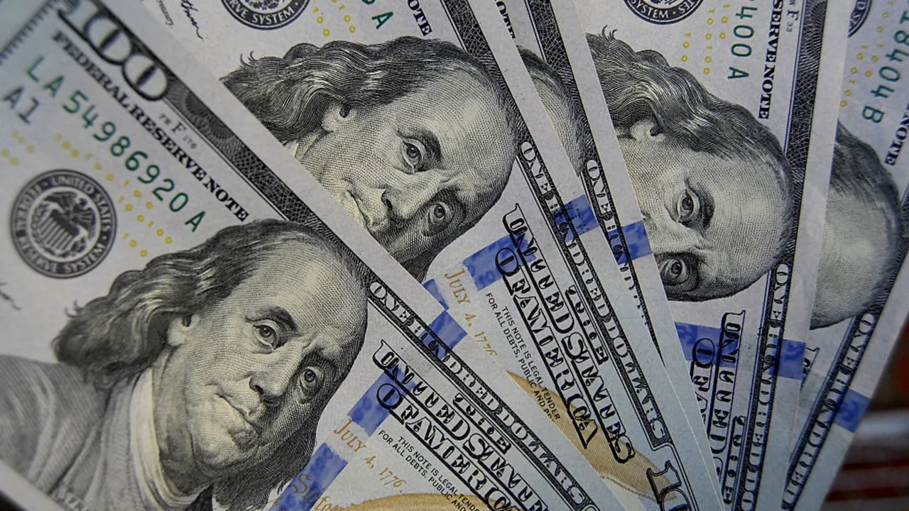 تطور مفاجئ في سعر الدولار أمام الجنيه بختام تعاملات يوم الخميس